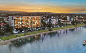 Silvershore Apartments On The Broadwater